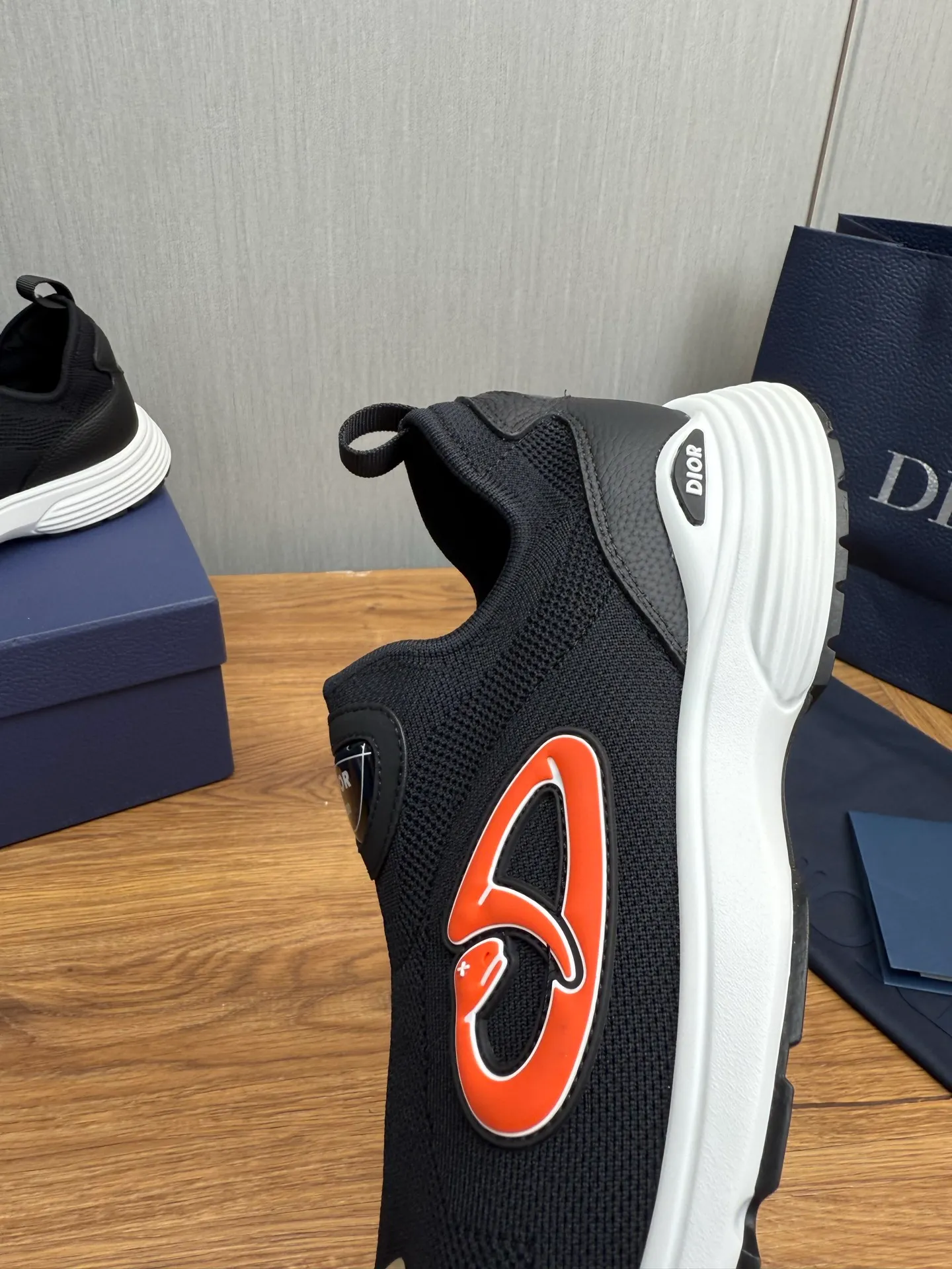 Men's shoes 💰540💰 Dior Dior B30 latest hot model shipped, original 1:1 manufacturing ▪️ Fabric: Original custom fly woven ▪️ Lining: Imported breathable mesh ▪️ Sole: Original molded non-slip outsole ▪️ Size: 38-45 (custom-made 45 non-returnable)